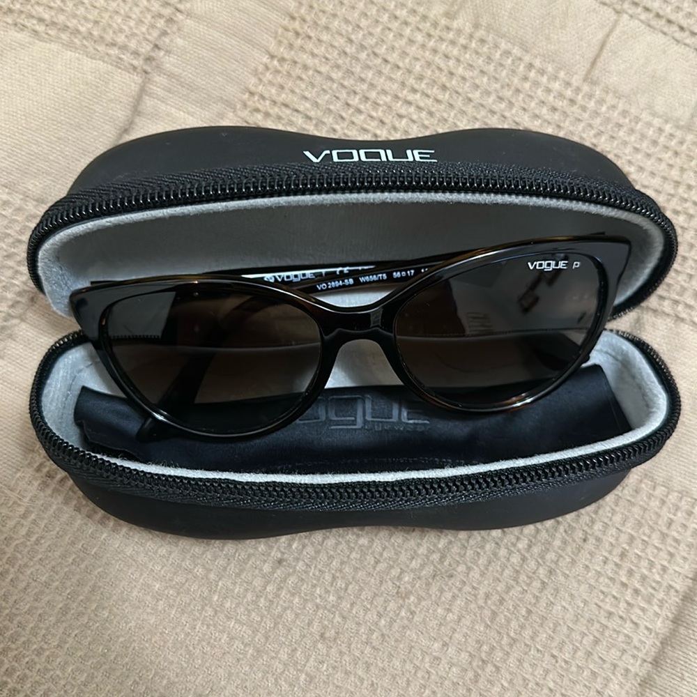 Vintage Vogue Women'ss Sunglasses